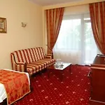 Richmond Mamaia