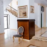 Richmond Hotel Mamaia