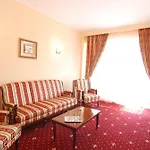 Richmond Hotel 4*