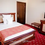 Richmond Mamaia