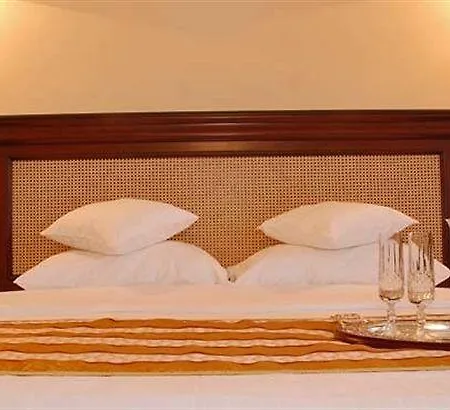 Richmond 4* مامايا