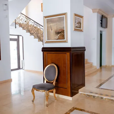 Richmond Hotel Mamaia