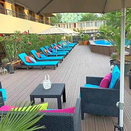 Richmond Hotel 4*