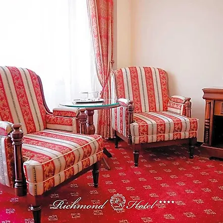 Richmond Hotel Mamaia