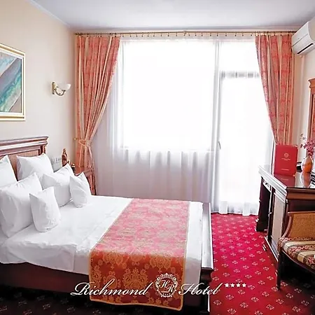 Richmond 4*