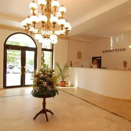 فندق Richmond 4*