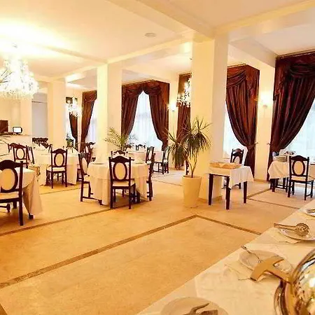 Richmond Mamaia