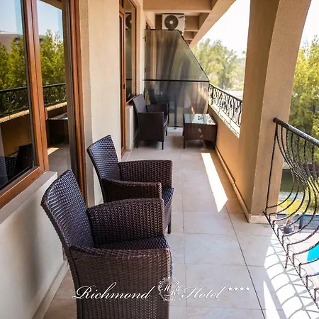 فندق Richmond مامايا