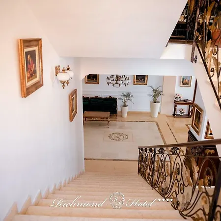 فندق Richmond
