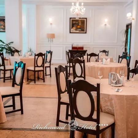 Richmond 4* مامايا