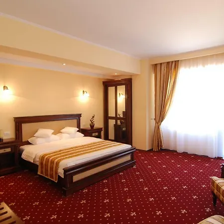 Richmond Mamaia